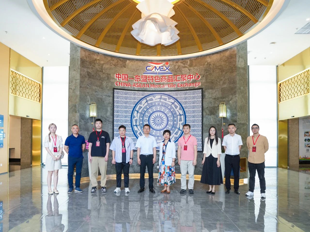 中央政府駐澳門(mén)聯(lián)絡(luò)辦公室協(xié)調(diào)部副部長(zhǎng)王曉剛一行參訪(fǎng)中新物流園、匯聚中心和水果交易中心
